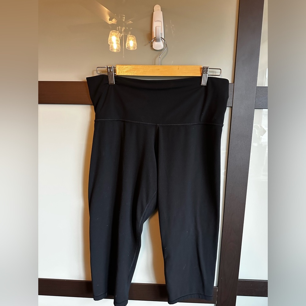 Athleta black Elation capri, size 1X.
